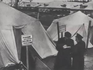 Первые палатки строителей